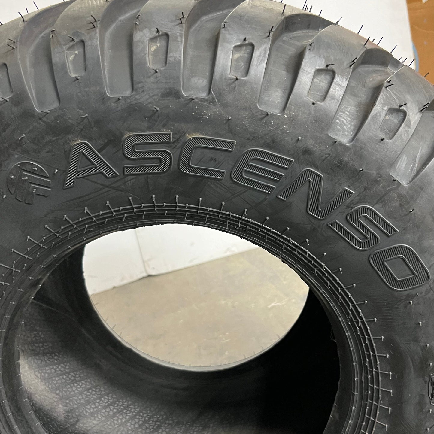 ASCENSO Agriculture Farming Implement Tire IMB 161 Size 400/60-15.5