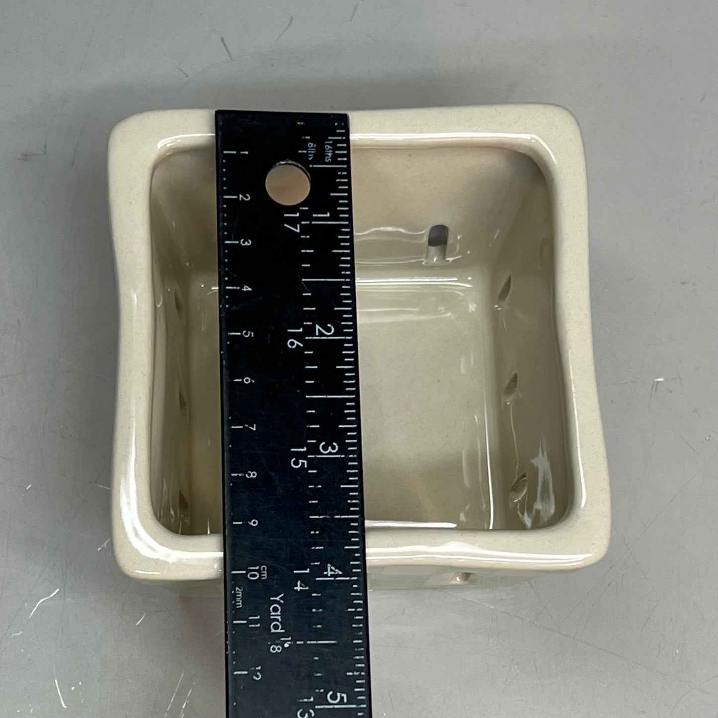 CREATIVE CO-OP Hand-Painted Stoneware Berry Basket 4"x2-3/4"HMulticolor DG0460A