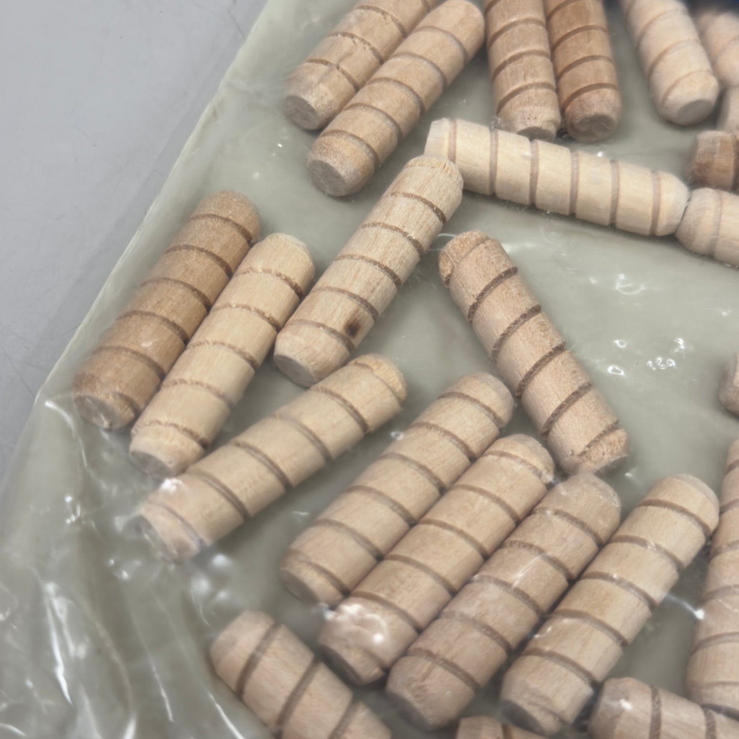 ROCKLER (4 PACK, 200 DOWELS TOTAL) Spiral Dowel Pins 3/8" x 1-1/2" Light Tan