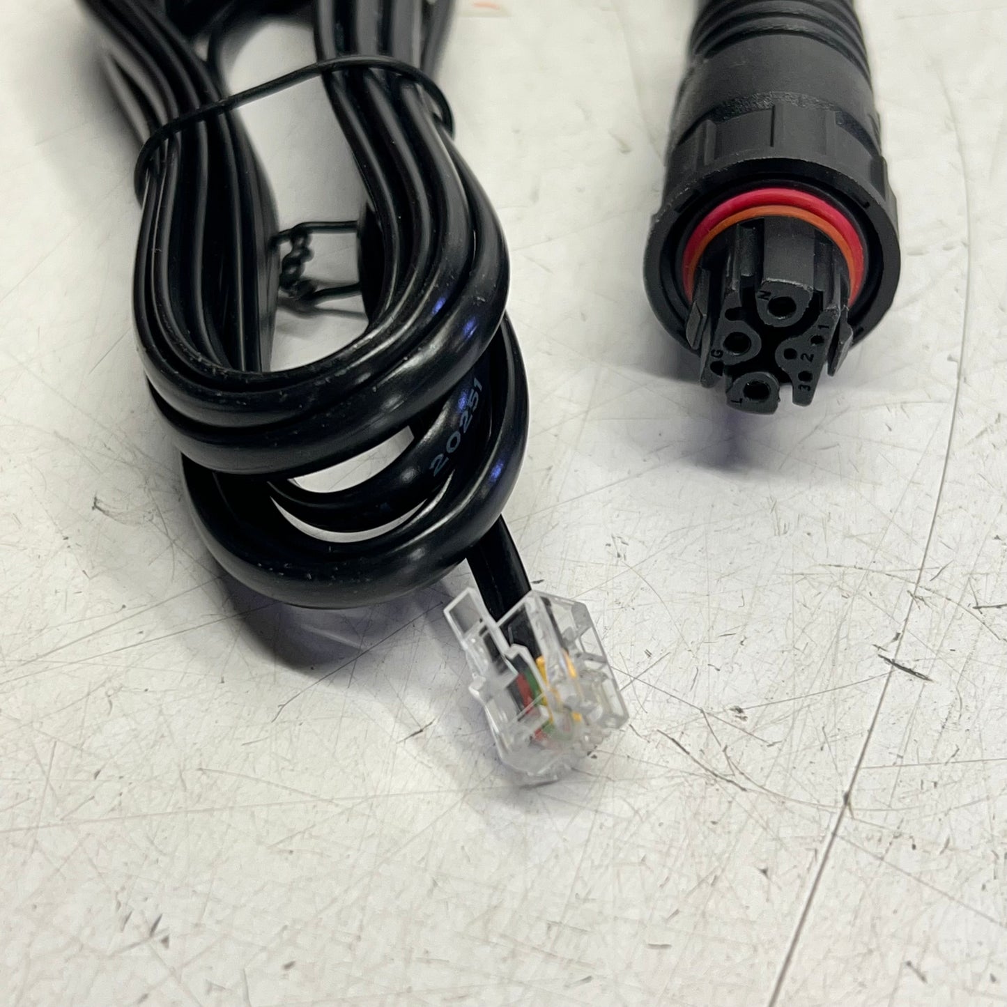 Ac Plug W/ Dimming 3 Prong Wall Plug-in 16 AWG x 30 - 300V - 6 Pin  Black