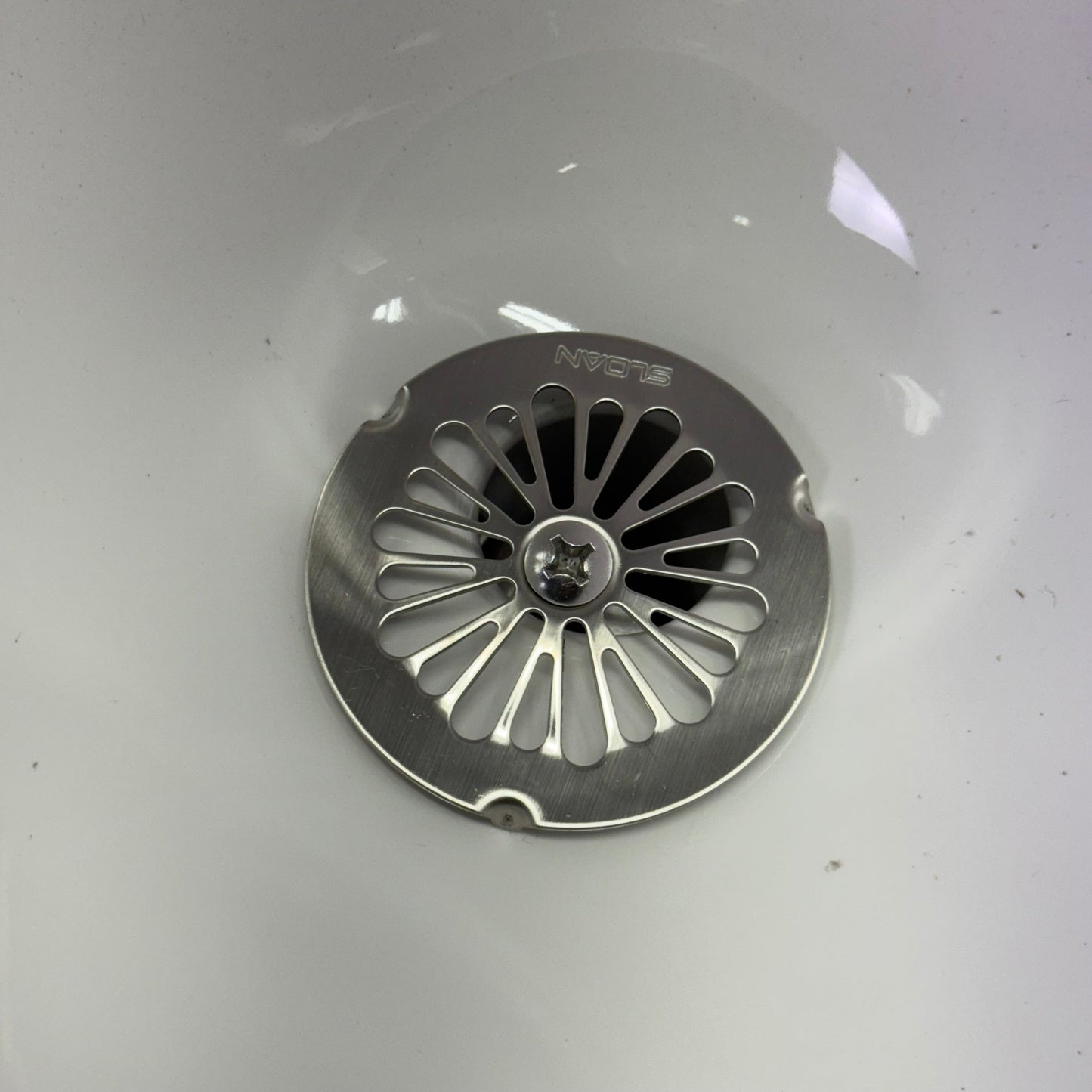 ZA@ SLOAN Vitreous China Wash Down Urinal White SU-1009 (As-Is)