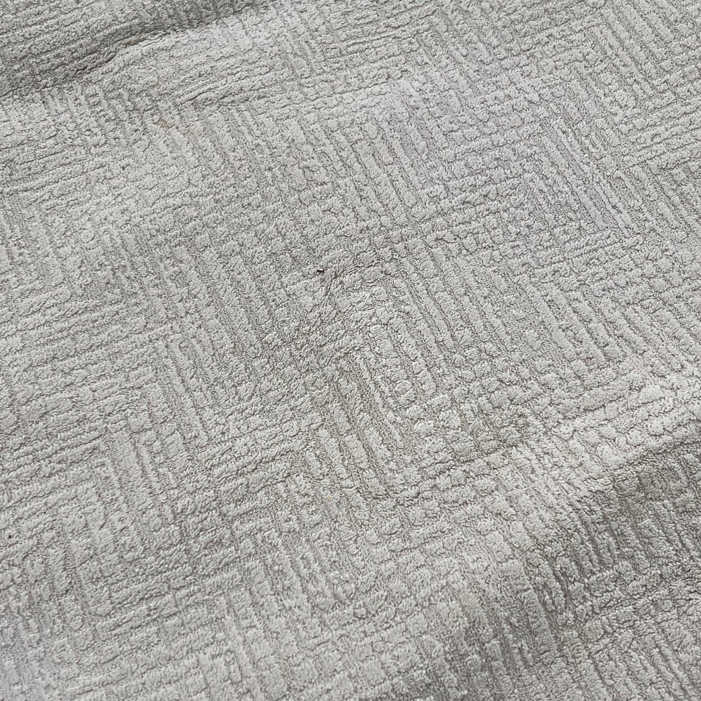 ZA@ NOURISON & HOME  Arctic Area Rug Low Pile 7' x 9' Ivory 1811816 (Return)
