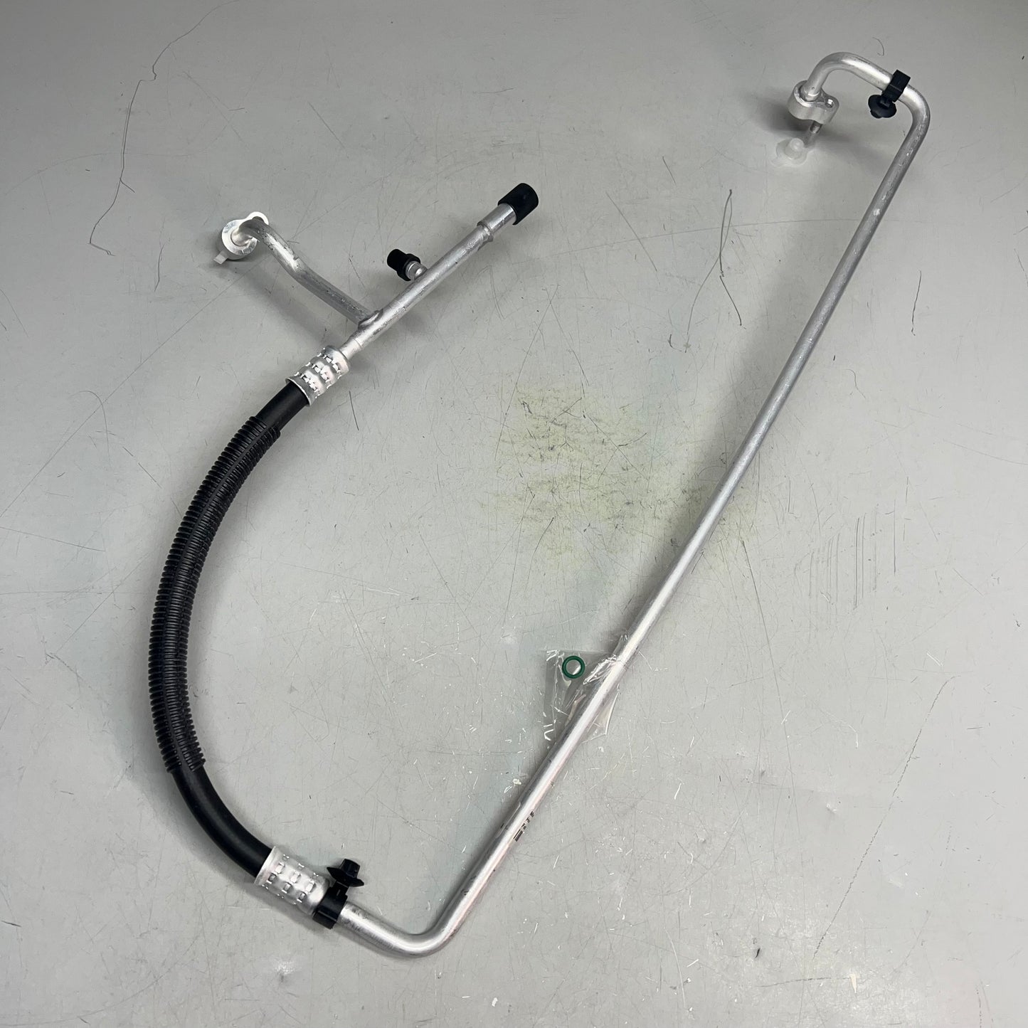 FOUR SEASONS A/C Refrigerant Hose Assembly For Ford Vehicle Models 55888