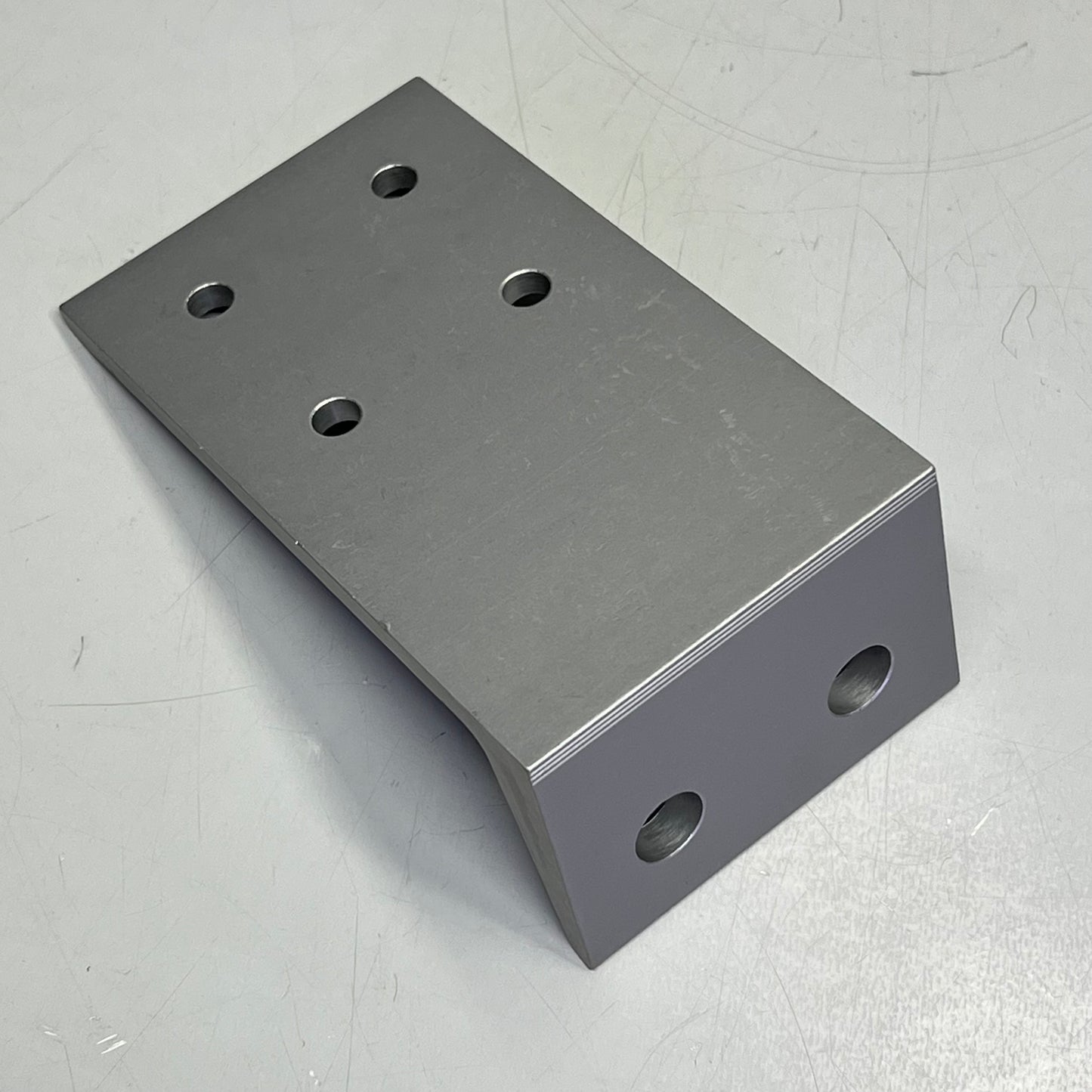 80/20 BUILD YOUR IDEA Economy Floor Mount Base Plate 40 S 80mm Silver 40-2417