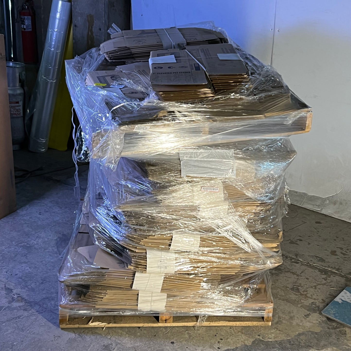 ZA@ Pallet of PAWFECT PETS Bankers Boxes A