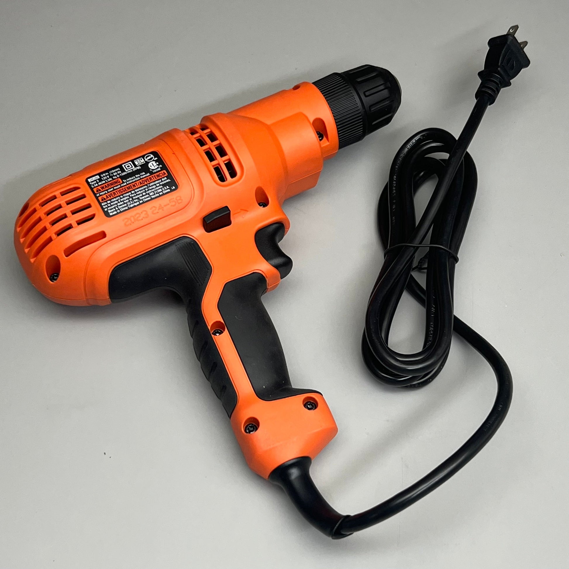 BLACK & DECKER 5.5 Amp Drill / Driver Variable Speed Controlled 3