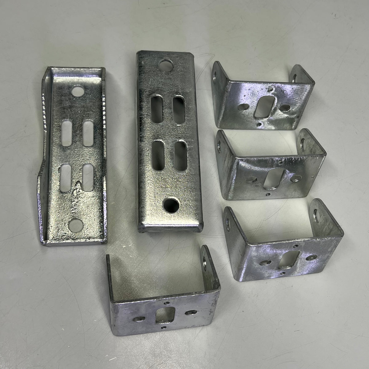 AMPHENOL ANTENNA SOLUTIONS Mounting Kit For Base Station Antennas Silver APM40-5E