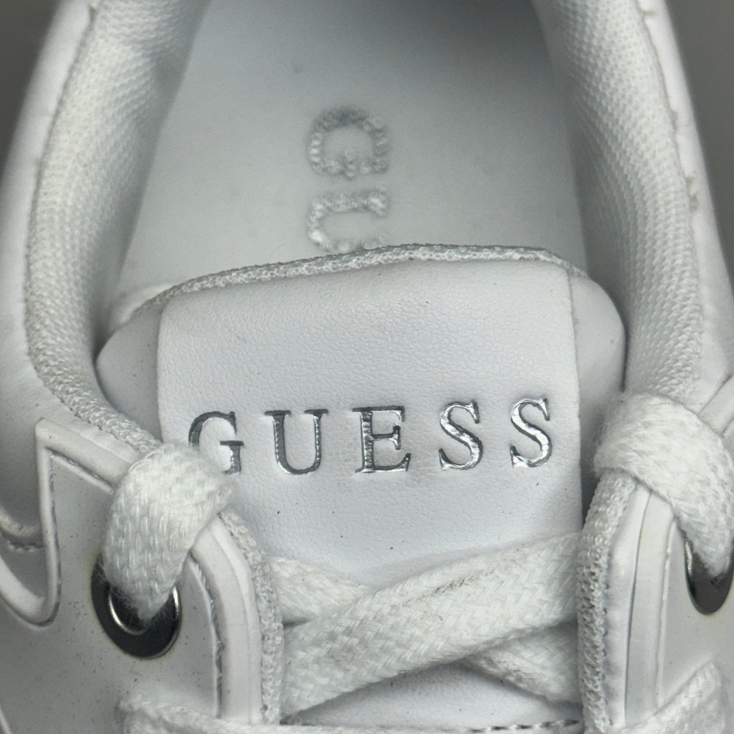 GUESS Luchia Los Angeles Shoes/ Sneakers Size: 9M, 7.5W White (New Other)