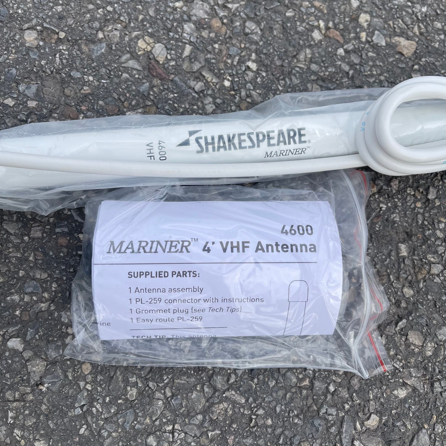 SHAKESPEARE 4600 Mariner VHF Antenna 4’ White 20769766