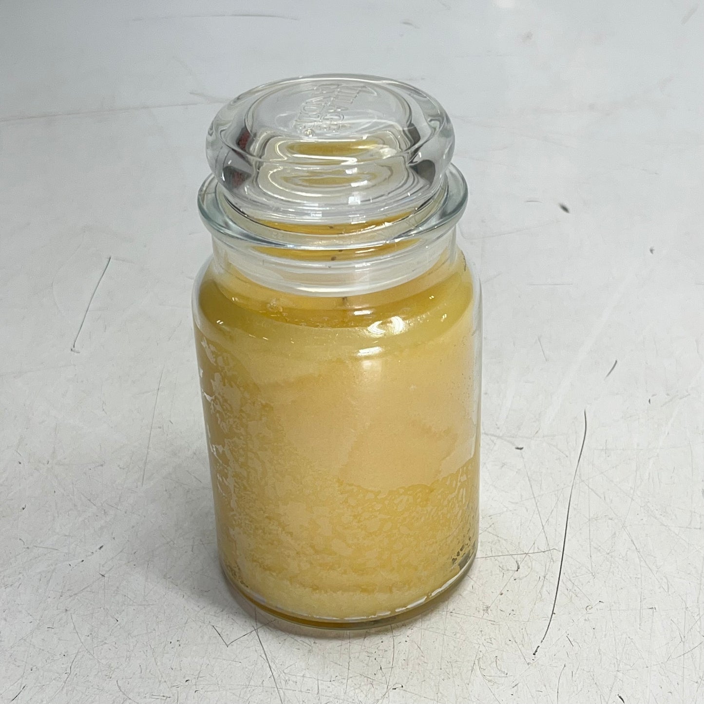 VILLAGE CANDLE  Apothecary Jar Maple Butter Scent 21.25 oz Yellow 4260020