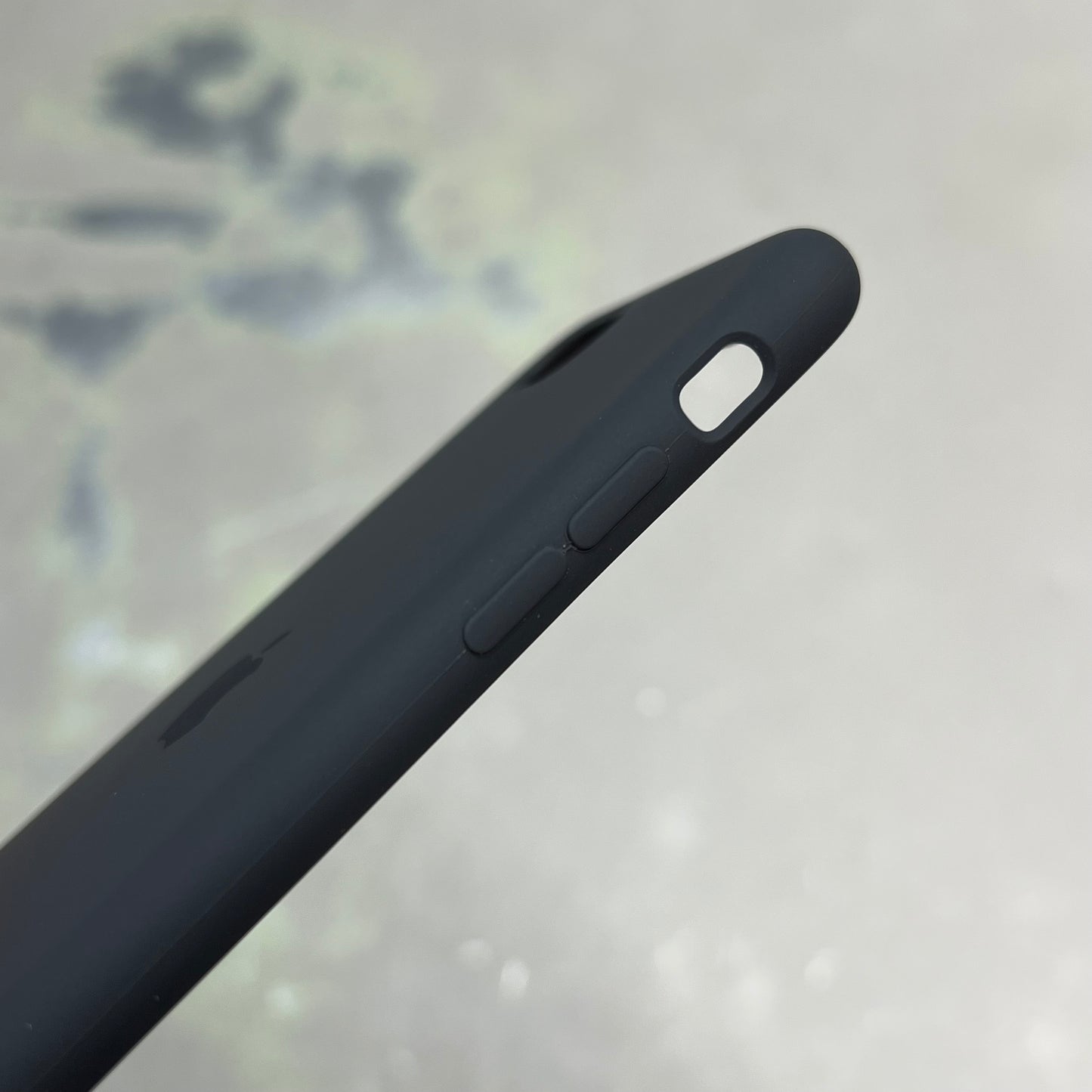 APPLE Silicone Case For Apple iPhone SE (2nd Generation) Black MXYH2M/A (Return)