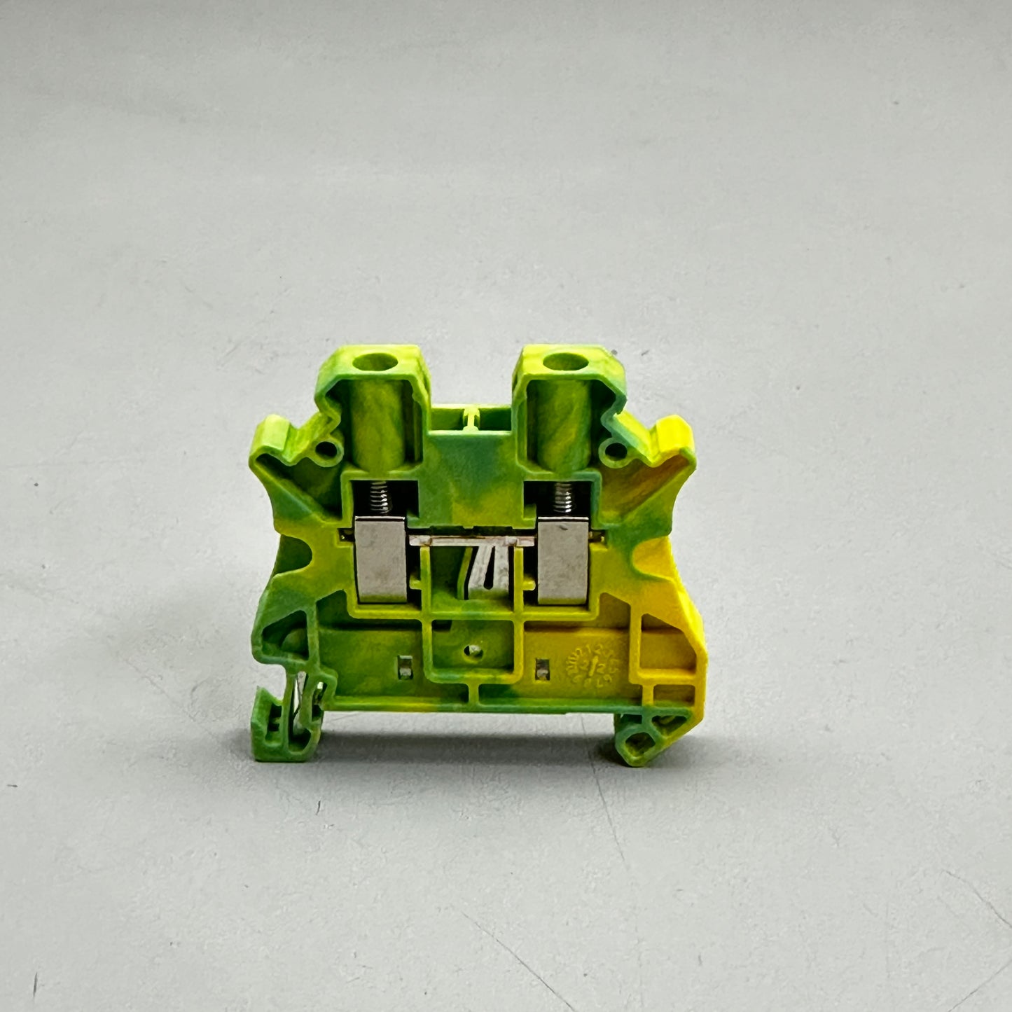 PHEONIX Feed Through Ground Terminal Block 3044092 UT 2,5-PE 1.88"x.2"x1.88" (Green/Yellow)