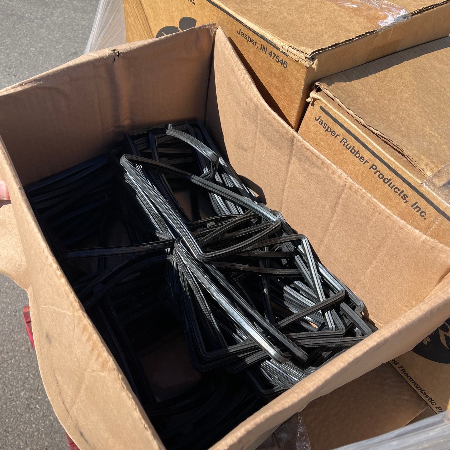 ZA@ Pallet of JASPER RUBBER Rectangle Gaskets 9"x6" 002652237 (AS-IS)(A)
