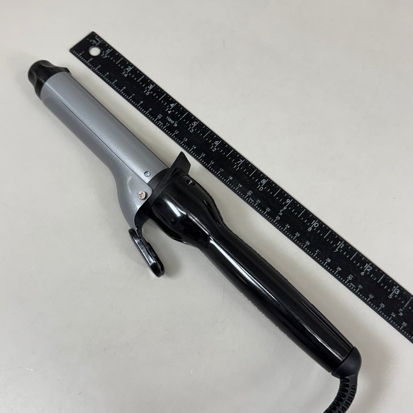 REVLON Perfect Heat Triple Ceramic Barrel Hair Curling Iron 1-1/4 inch