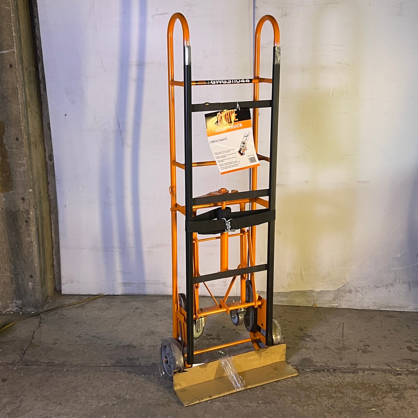 BRAVE Hand Truck 1200 Lb. Sz 17.5"W x 8"L x 65"H Orange GWG311044