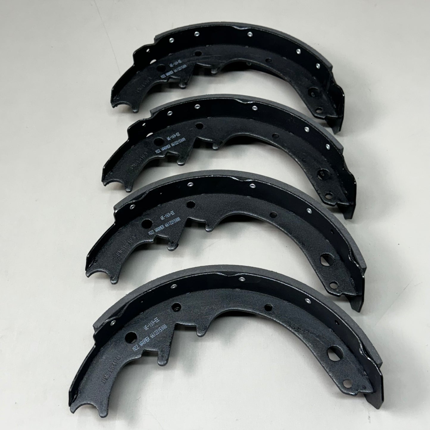 WAGNER QS Ceramic Disc Brake Shoes Set 9 1/2" x 5 1/2" Black Z154R