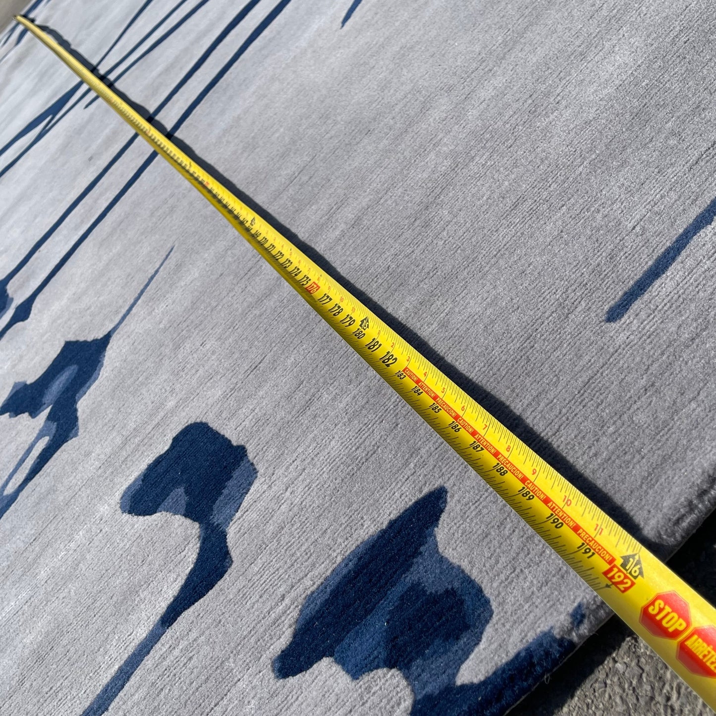 THE RUG COMPANY Bridge Modern Hand Woven Tibetan Wool Rug Roll 16’ x 12' Grey/Blue