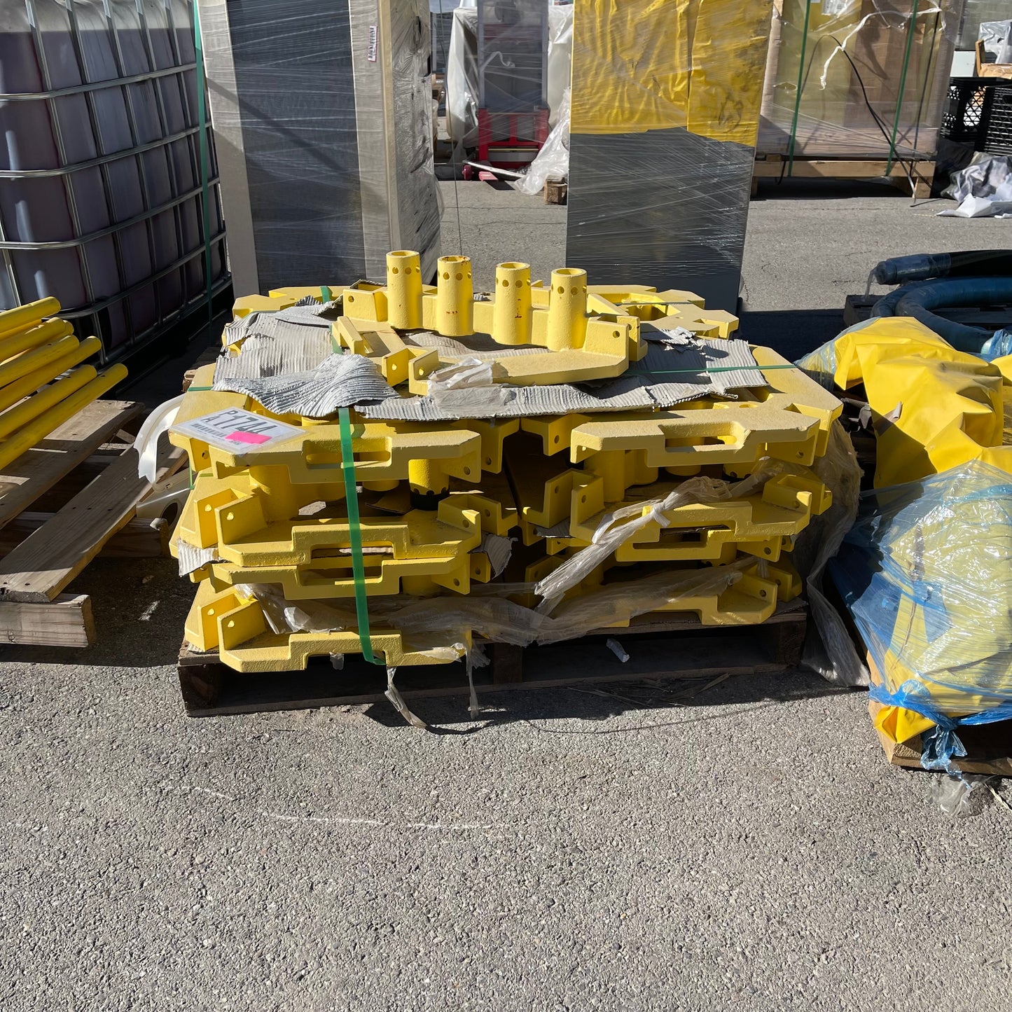ZA@ Pallet of GARLOCK Yellow Steel Gate & Base (AS-IS)