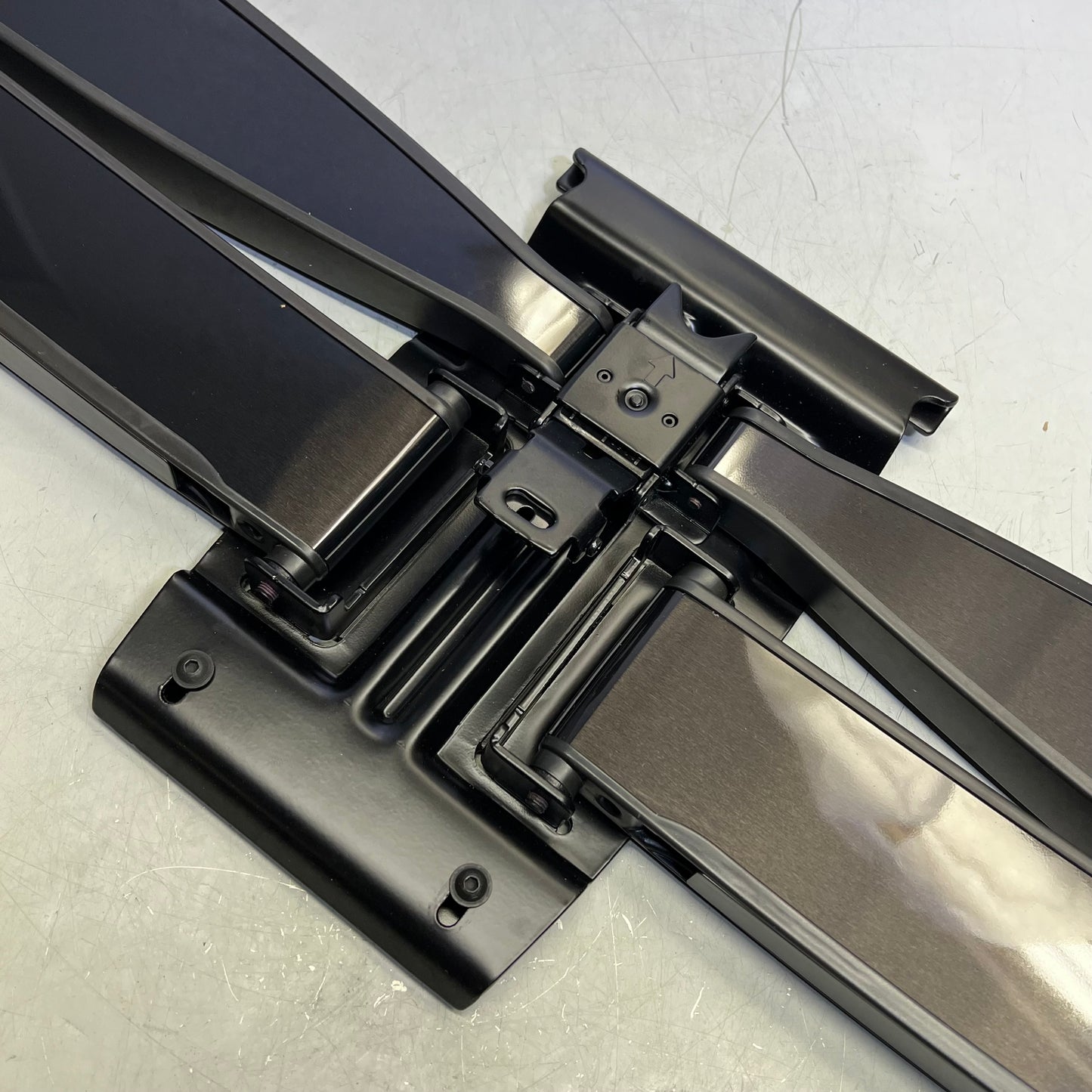 SANUS Heavy Gauge Steel Full Motion TV Mount Low Profile 42"-90" Black VLF728