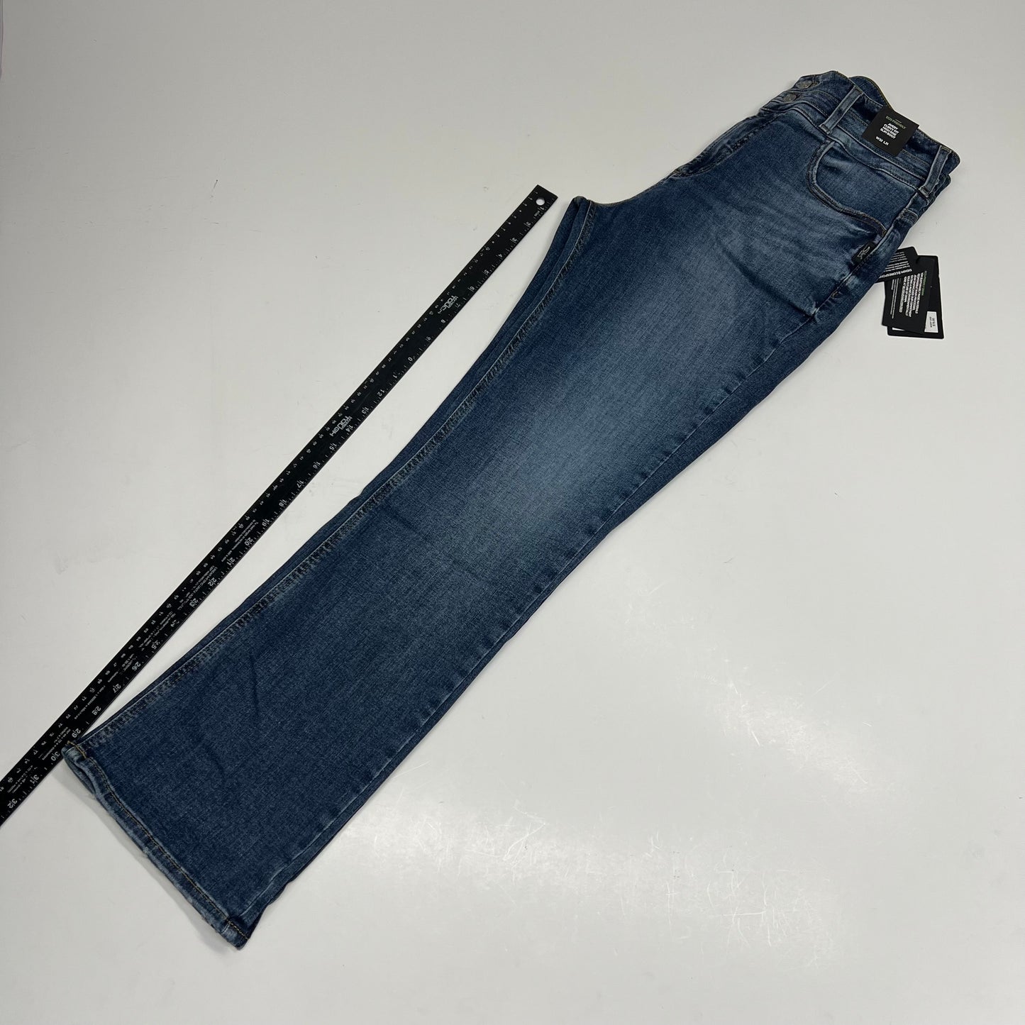 SILVER JEANS CO Curvy Fit High Rise Slim Boot Jeans Womens Sz 32/31 Medium Wash