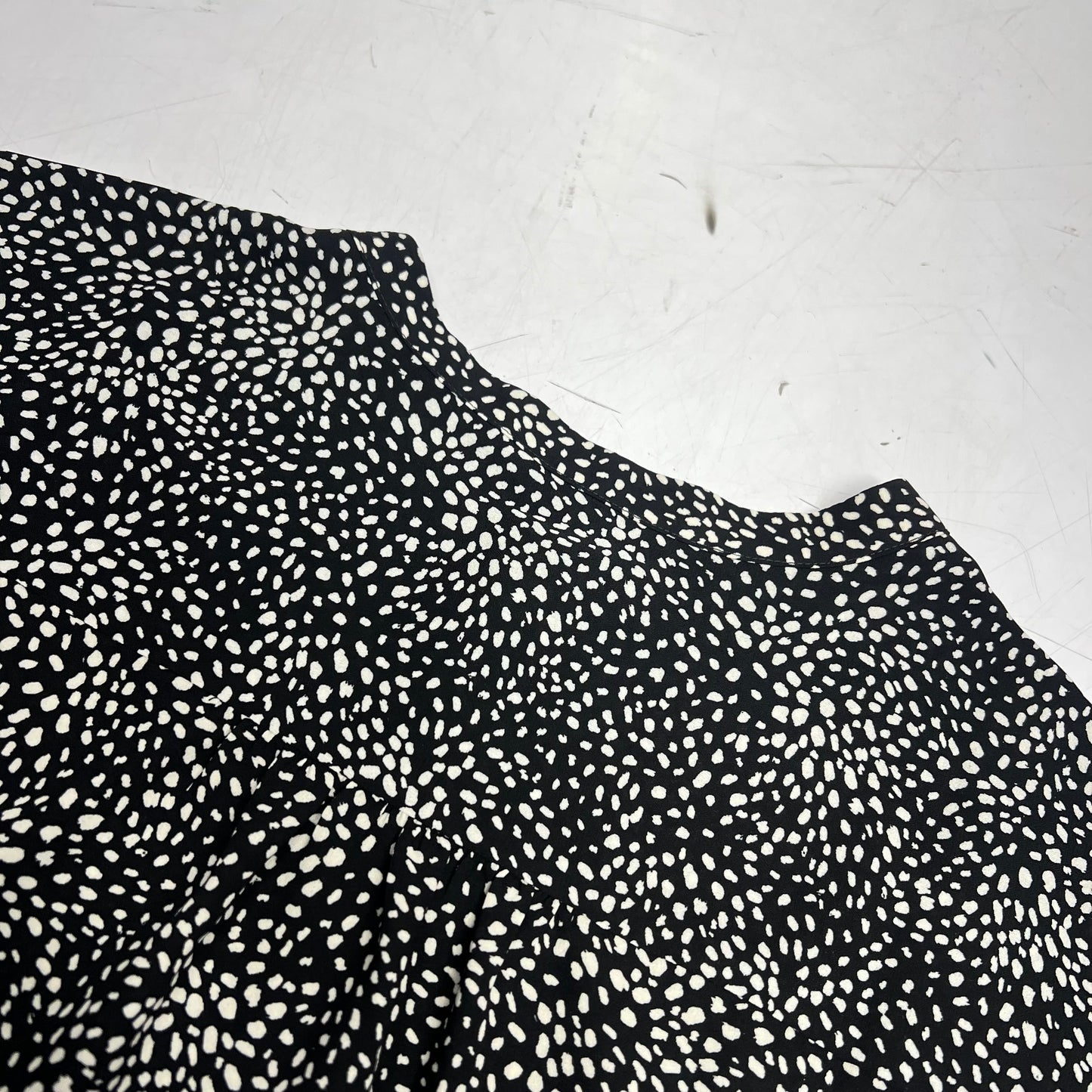 RW & CO Silky Long Sleeve Buttoned Down Blouse  Women's Sz XL Black/White 495720