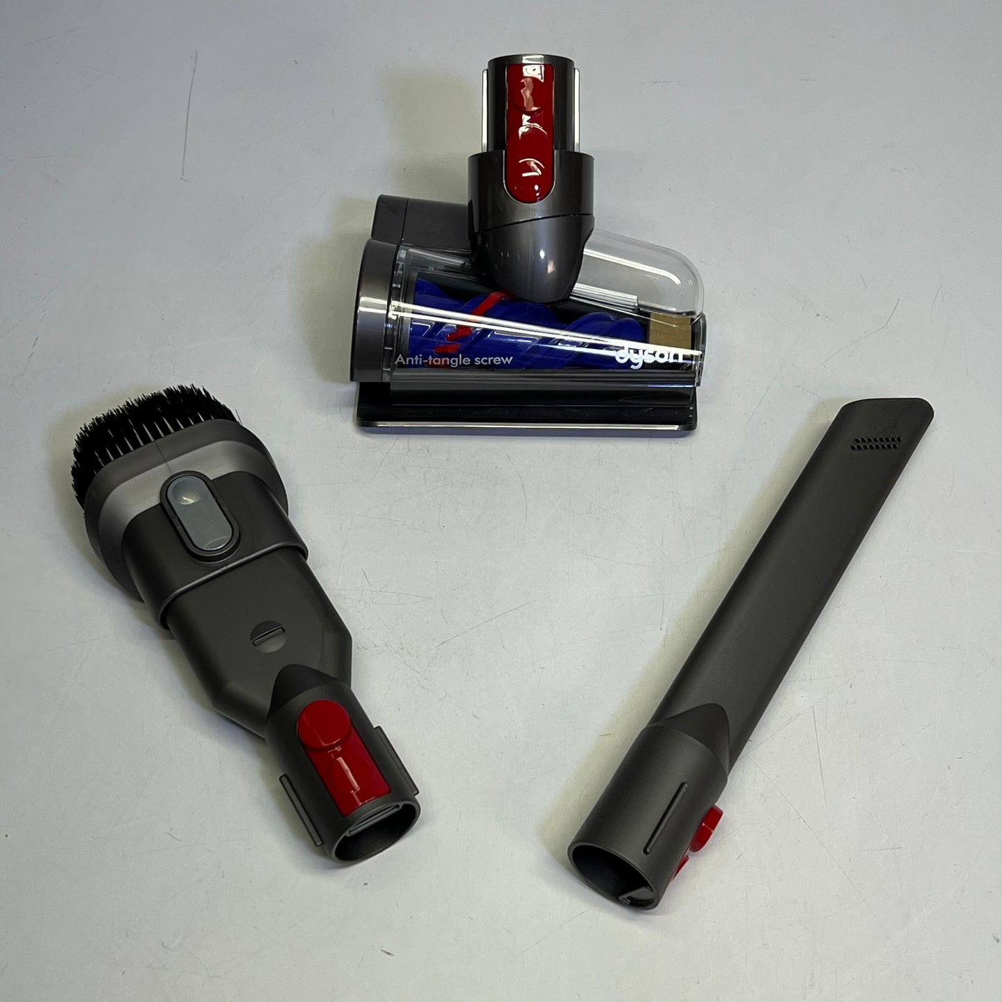 DYSON V8 Cordless Vacuum W/ Attachments 115 Air Watts Suction 400473-011