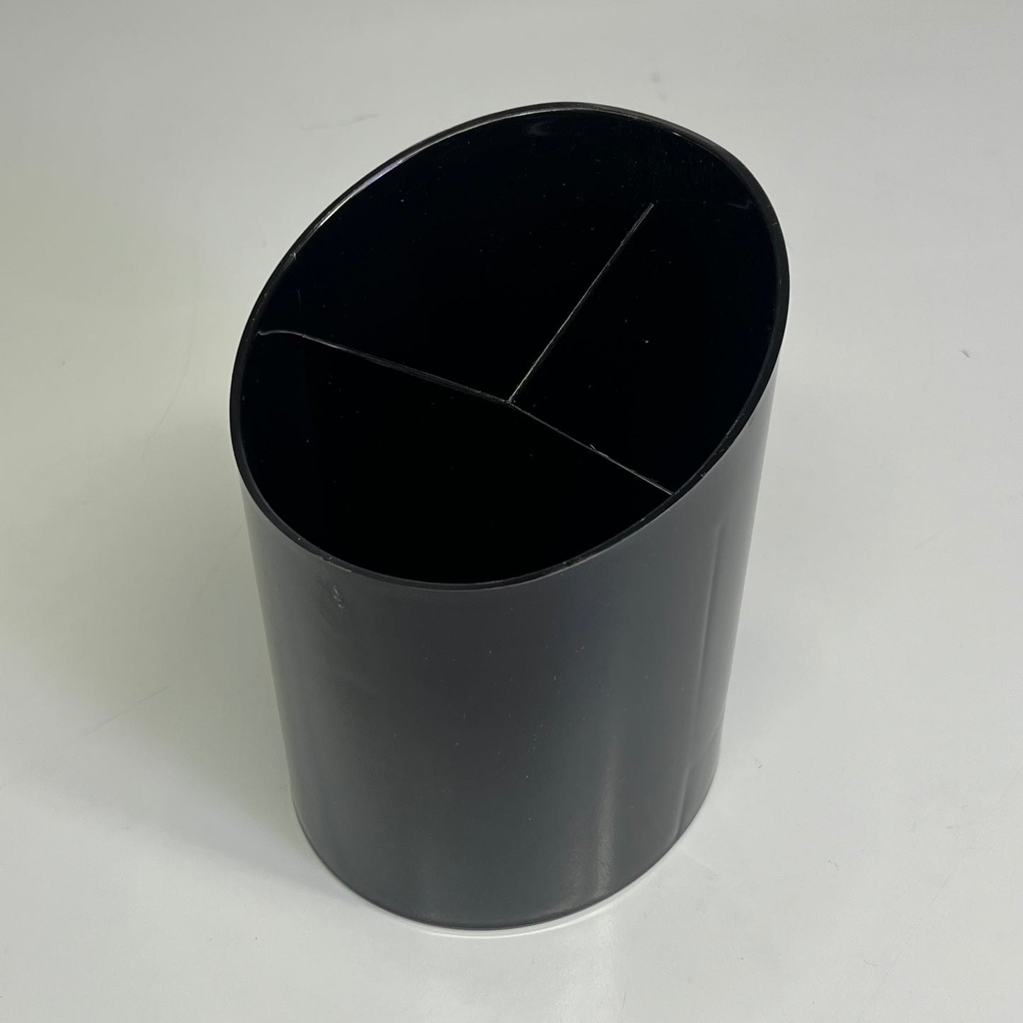 ZA@ UNIVERSAL  (2 PACK) Large Pencil Cup  4.38" D x 5" H Black UNV08108