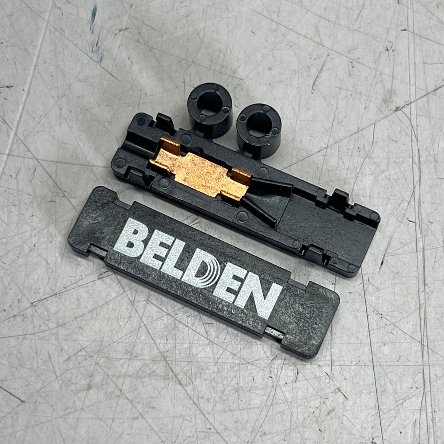 BELDEN Optical Fiber Field Breakout Kit Plastic Housing 6 Fiber 6 Tubes AX101100
