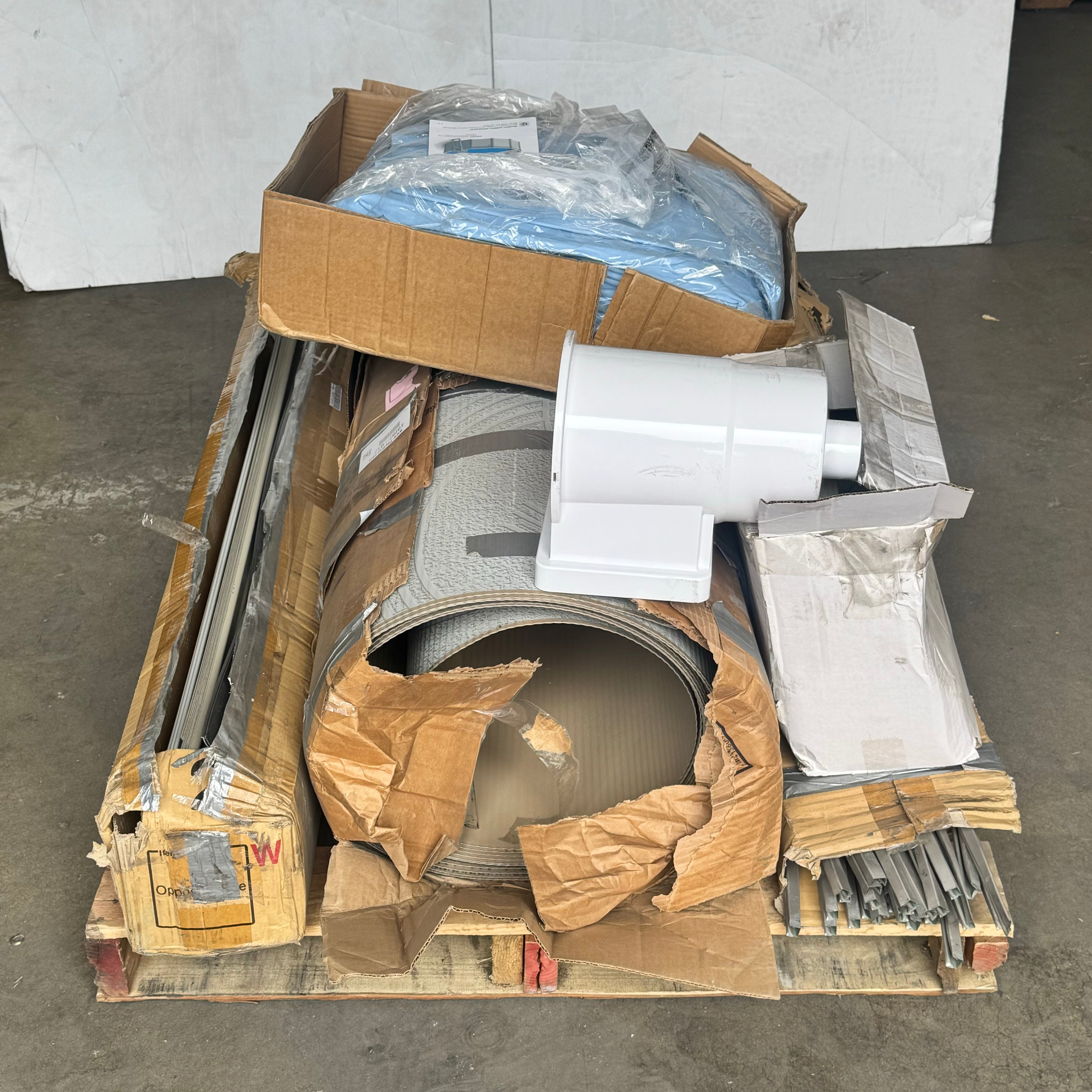 ZA Pallet of BLUE WAVE AboveGround Pool Liner 48/54in NL50520 Sz 24