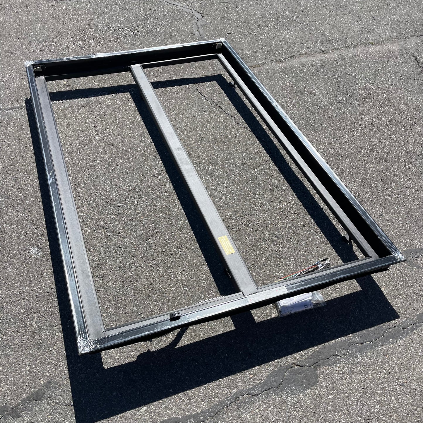 ZA@ Pallet of ANTHONY Coolrite / Freezrite Door Parts (AS-IS)