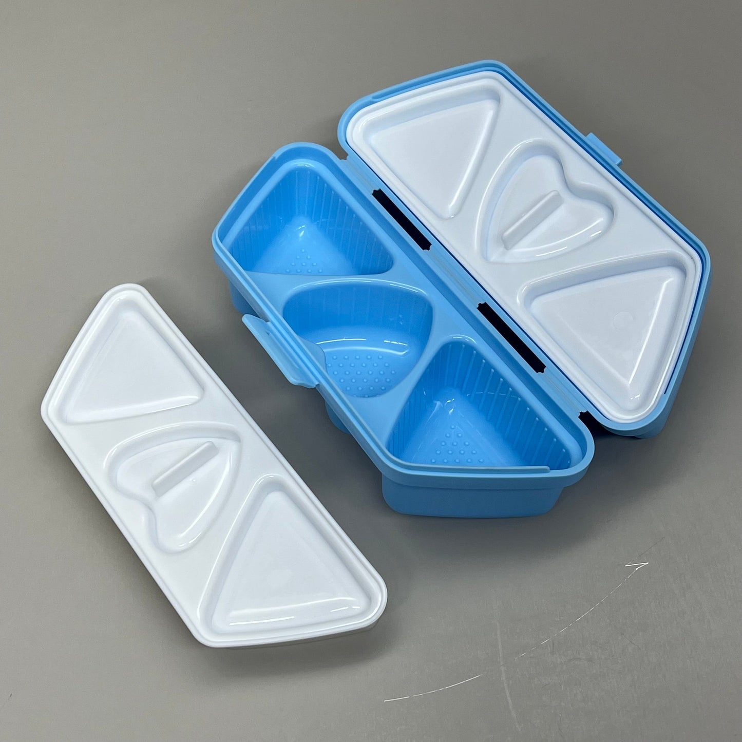 ZA@ HAGGEN 6 Cell Plastic Snap Closure Triangle & Heart Sushi Mold & Rice Spoon Blue D