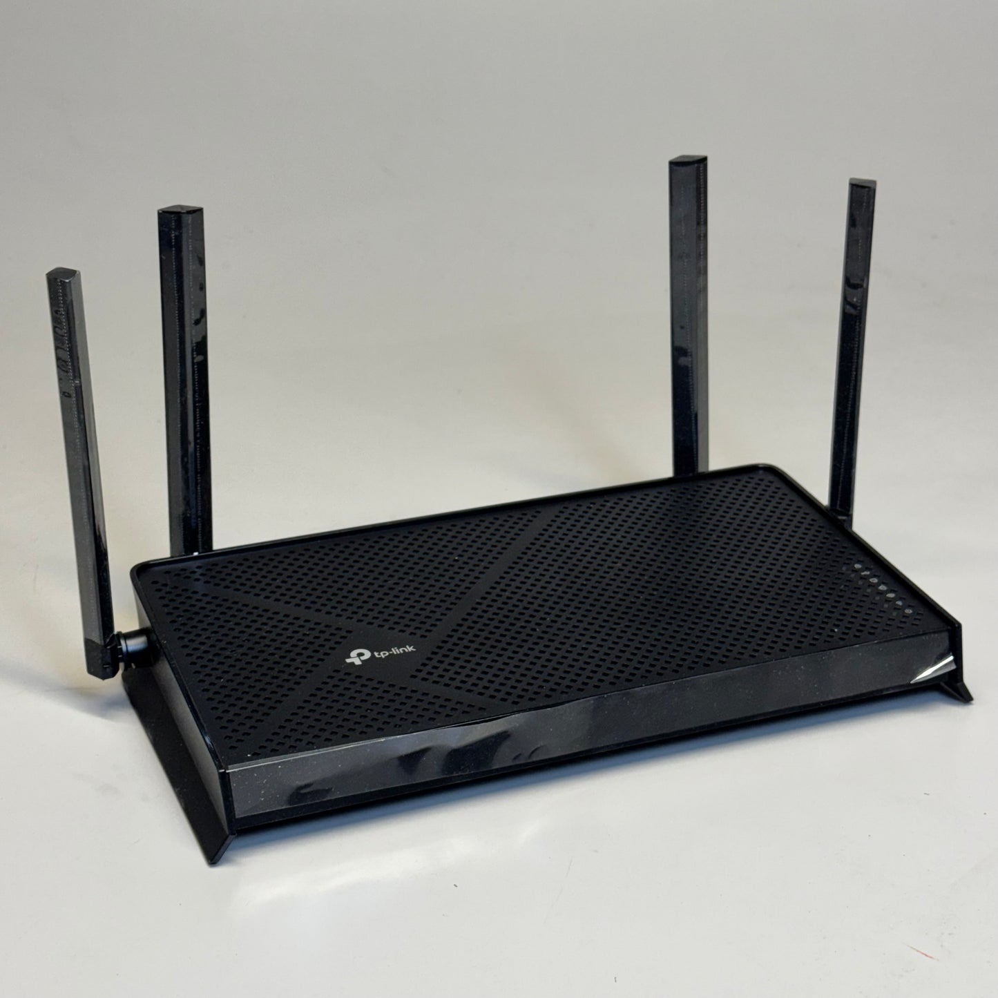 TP-LINK Dual-Band Wi-Fi 7 Router Size 10.5” L x 5.5” W Black BE3600