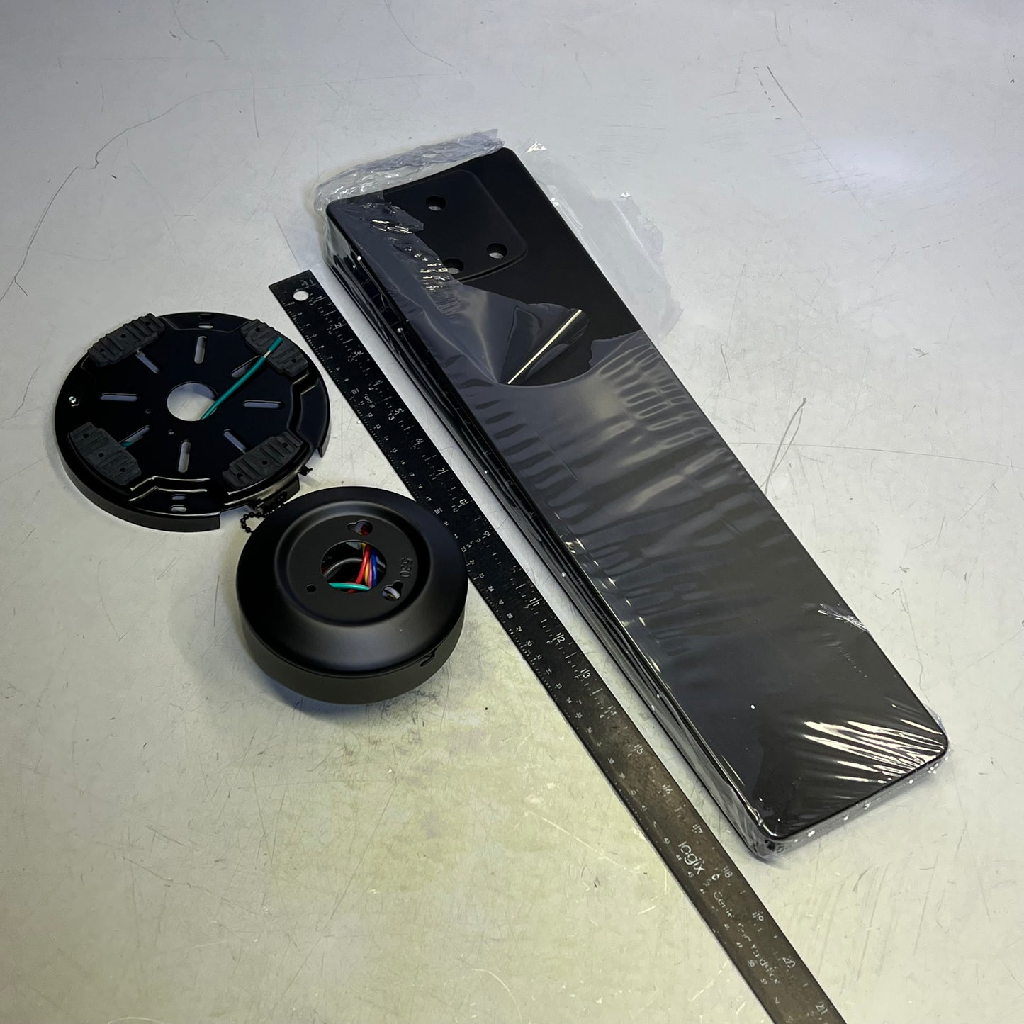 HUNTER Terrace Cove Outdoor Flushmount Fan  4196 CFM 37 Watts Black 51581