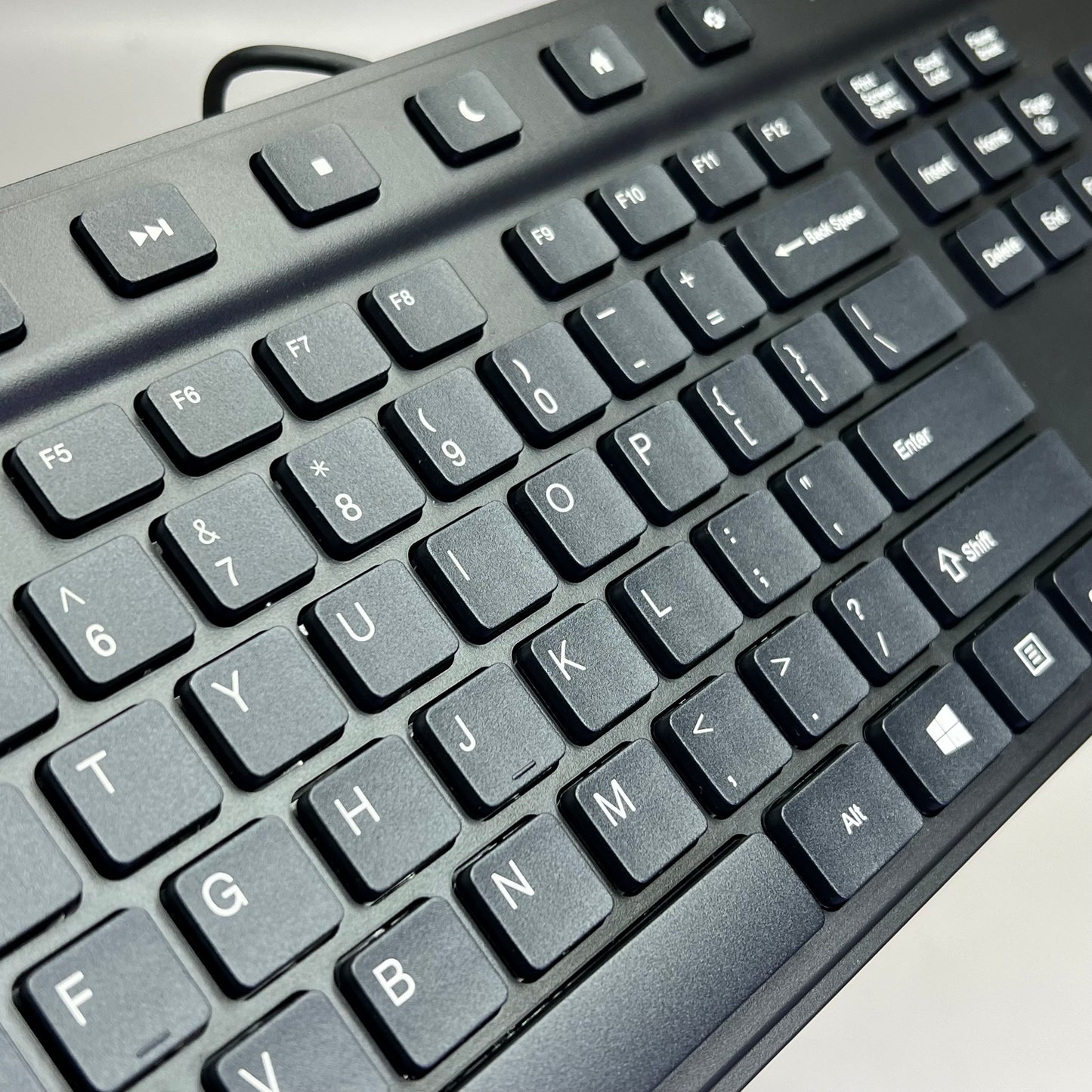 KENSINGTON Simple Solutions Wired Keyboard w/ Smart Card Reader Black K55115US