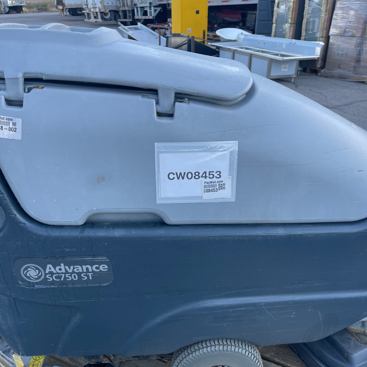 ADVANCE Walk-Behind Commercial Floor Scrubber SC750