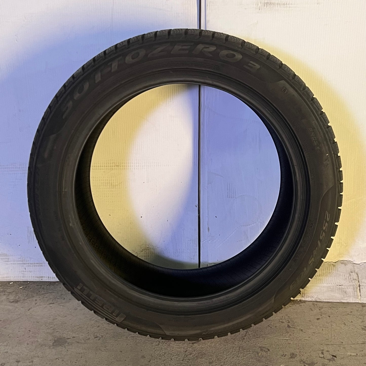 ZA@ PIRELLI Winter Sottozero 3 Tire 255/45R19 XL, DOT 2624 (New)