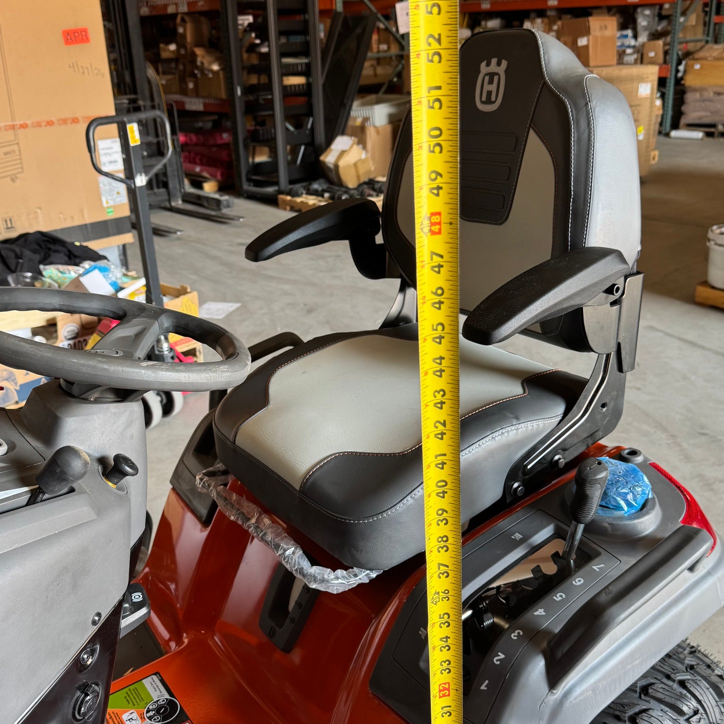 ZA@ HUSQVARNA (42") 23HP Kawasaki Lawn Tractor w/ Locking Differential TS275XD (New Damaged, Riding Lawn Mower with Bent Rear Wheel/Axle – For Repair)