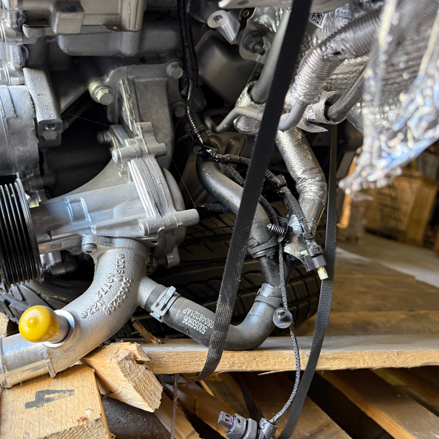 ZA@ MOPAR (Some Damage, but Never Used) Jeep Wrangler Engine (Electric / Gas?) 2020-23 04893726CB 2.0L L4 (AS-IS)