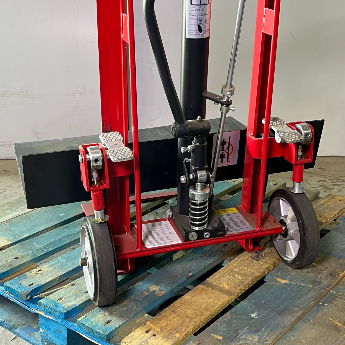 DAYTON Hydraulic Platform Lifter 750 lb Load Capacity, Red 2MPU6