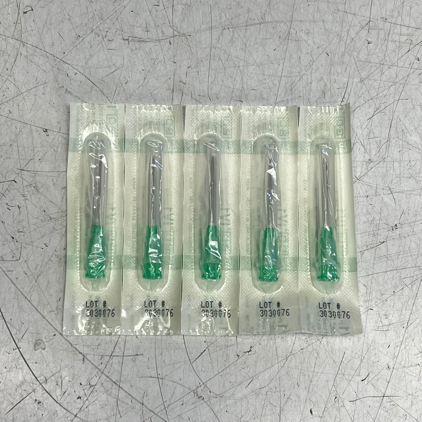 ZA@ BD  (11 PACK, 100 PACK) Precision Glide Needle  21G x 1 TW IV 0.8mm x 25mm Clear 305177