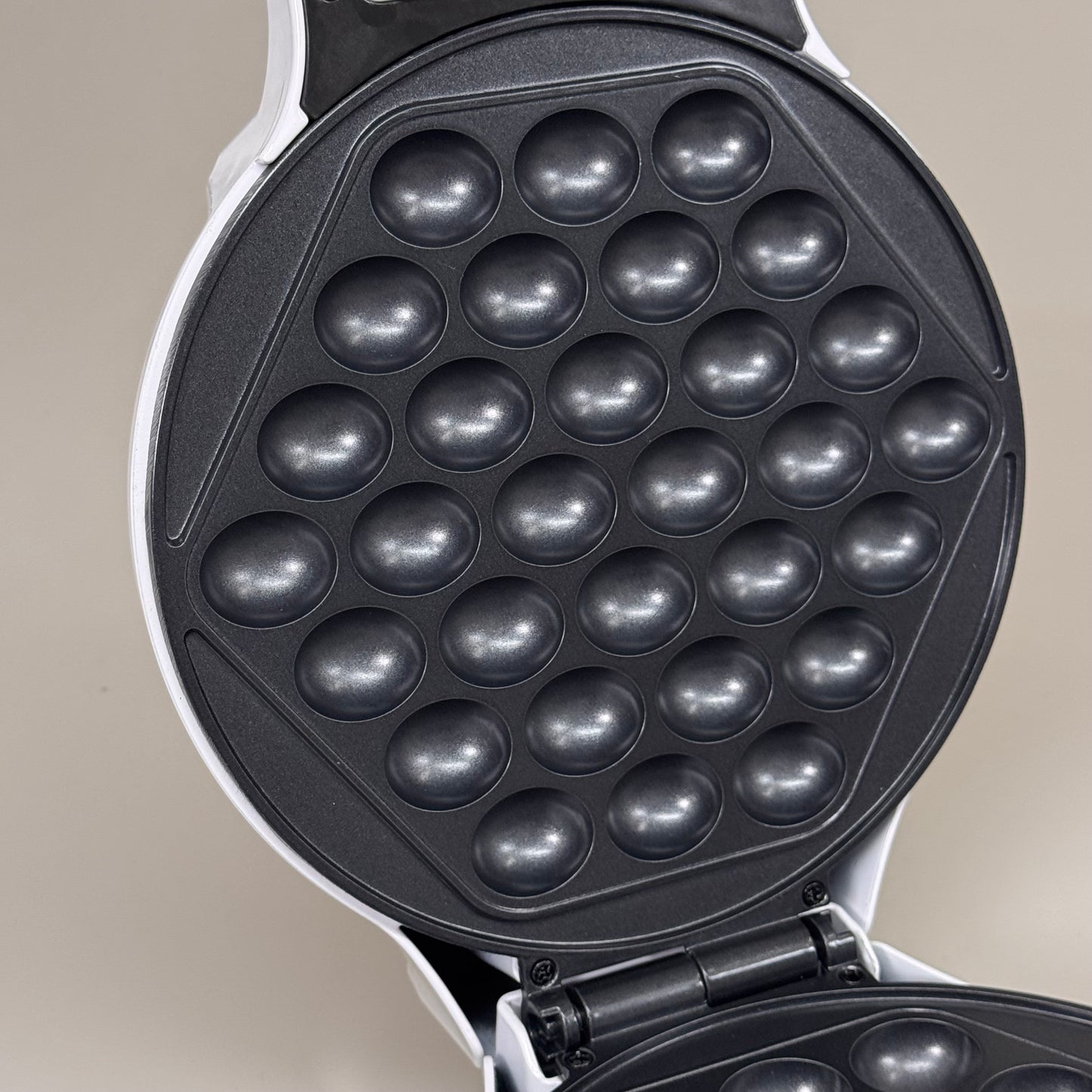 MASTER CHEF Bubble Waffle Maker Non-Stick Coating 12" x 9.5" White MTF-BWW-696