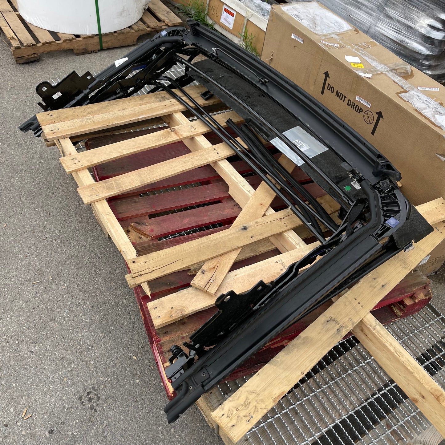 Z@ FORD BRONCO OEM SoftTop Car Roof Frame Assembly M2DZ-7853000-BG (AS-IS)