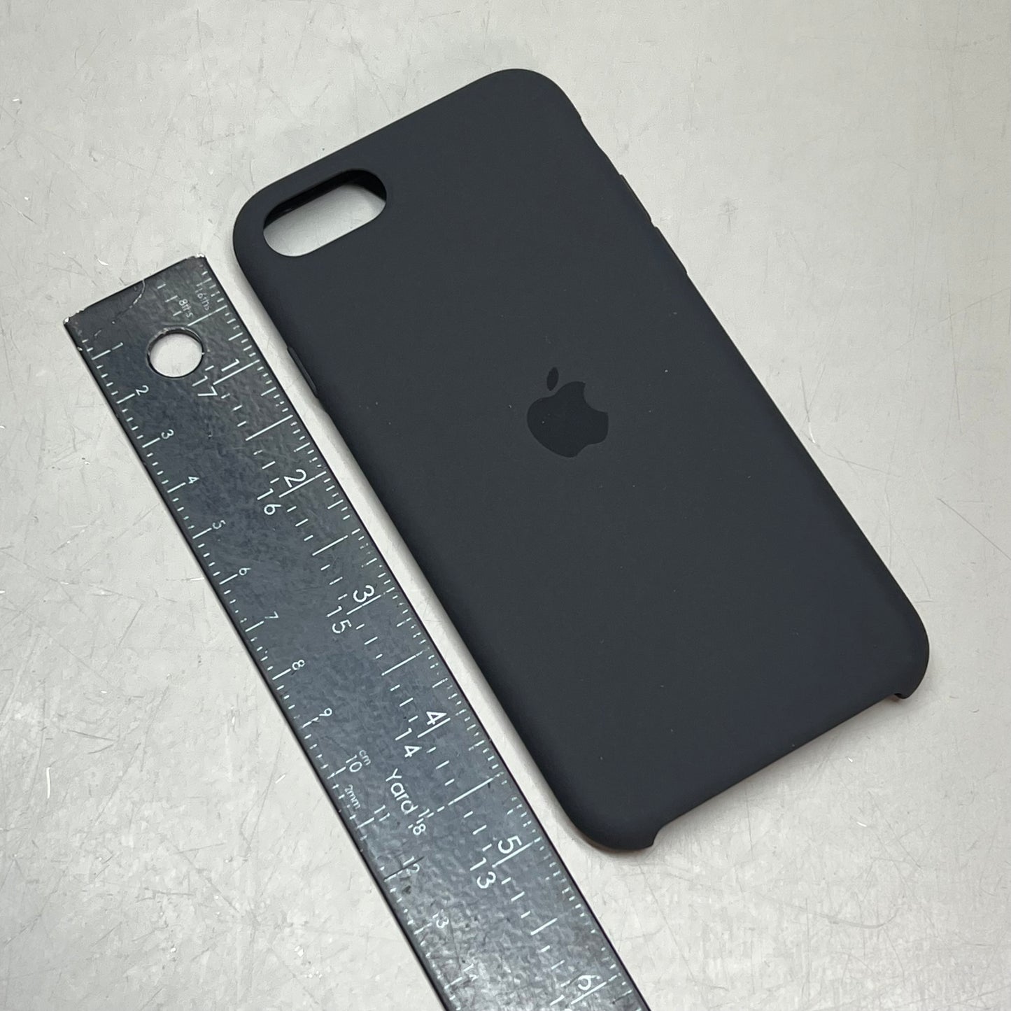 APPLE Silicone Case For Apple iPhone SE (2nd Generation) Black MXYH2M/A (Return)