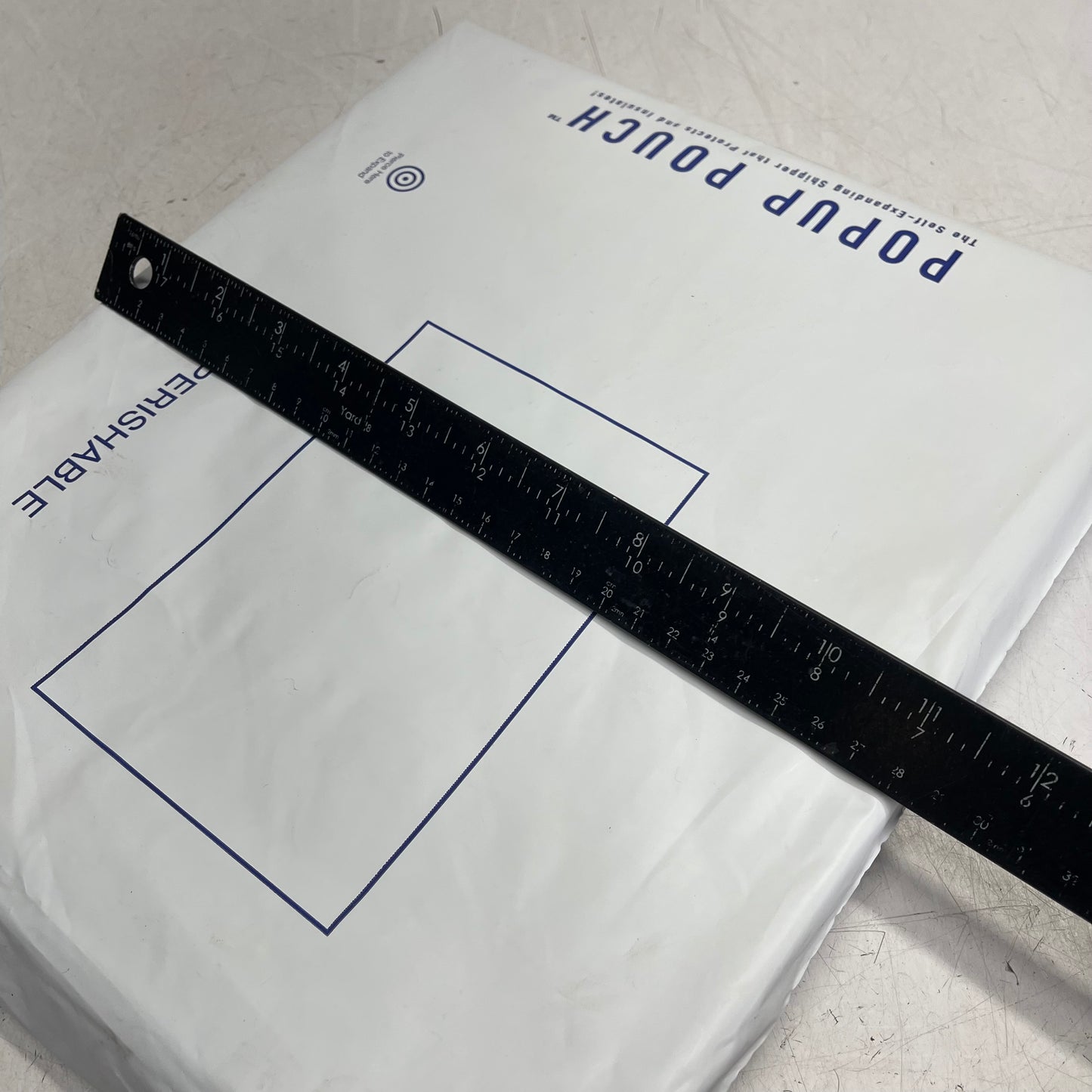 ZA@ Pallet of EVEREST MANUFACTURING Popup Pouch Insulated Mailers 13”x11” (AS-IS)