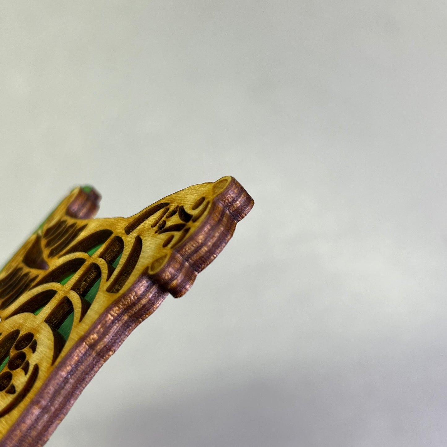 (2 PACK) Grizzly Bear & Paw Lasered Wood Magnet Souvenir JUNEAU, AK Made In USA