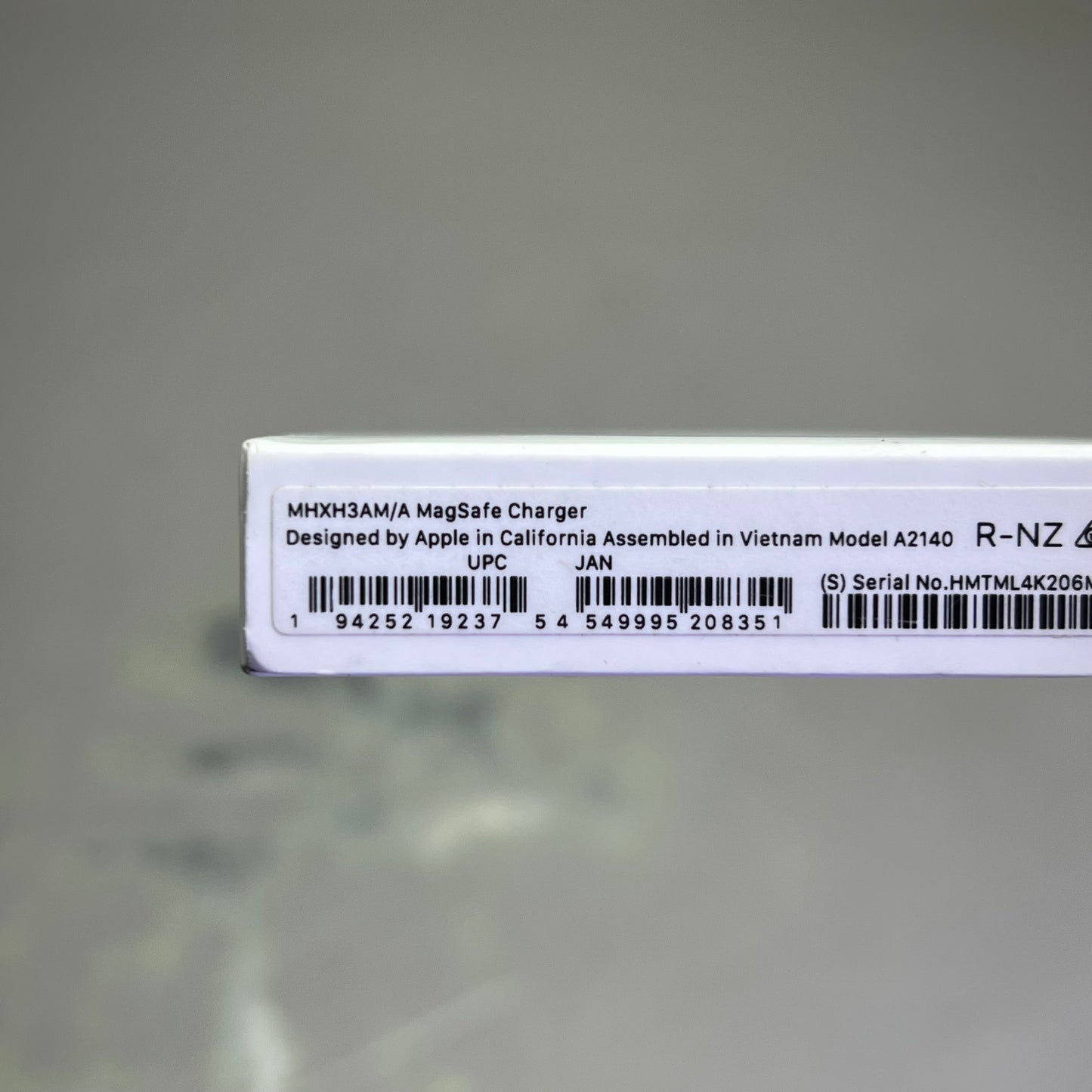 APPLE MagSafe Wireless iPhone Charger 3' Cable White MHXH3AM/A (Return)