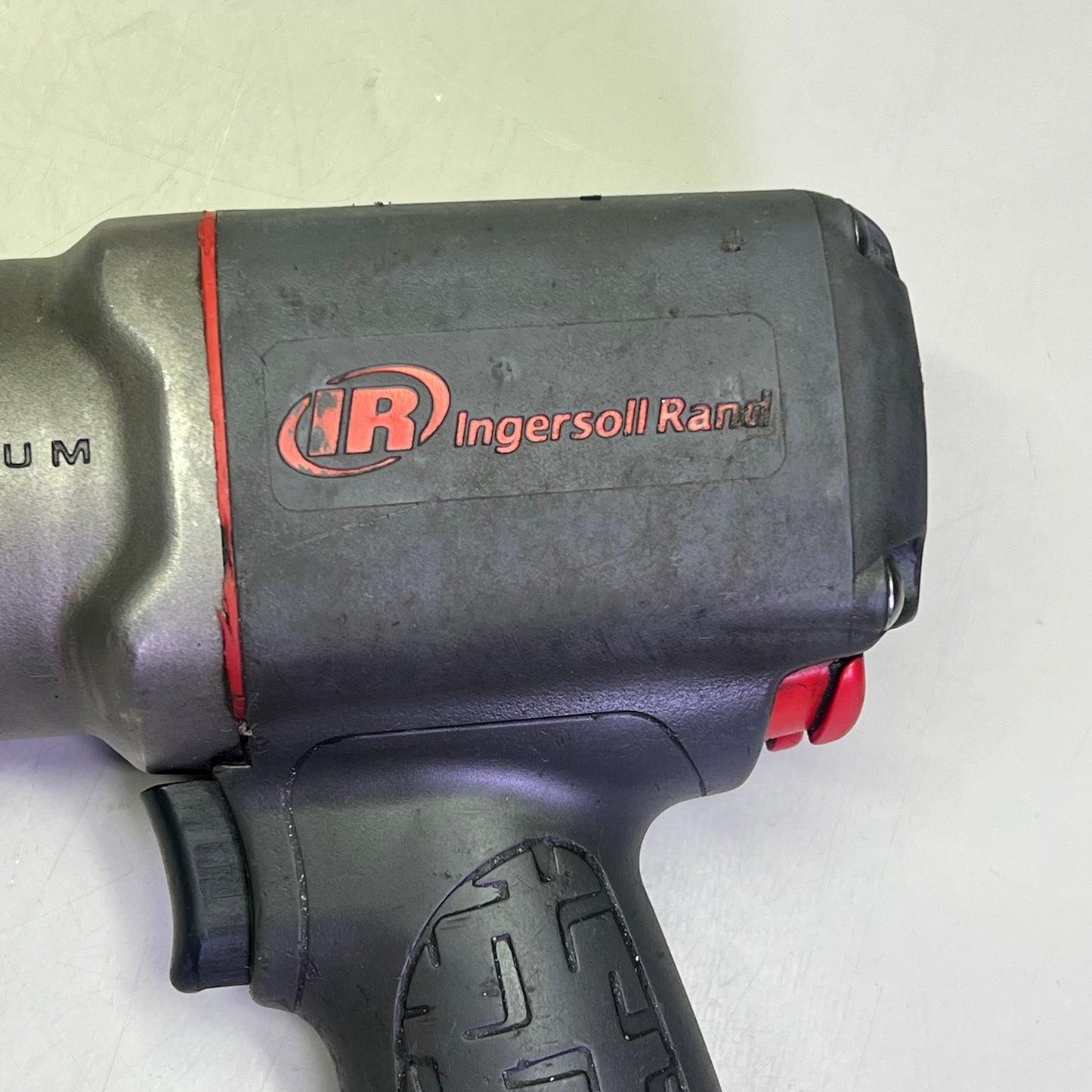 INGERSOLL RAND Pistol Grip Impact Wrench Twin Hammer 1/2" Square Drive  (Used)
