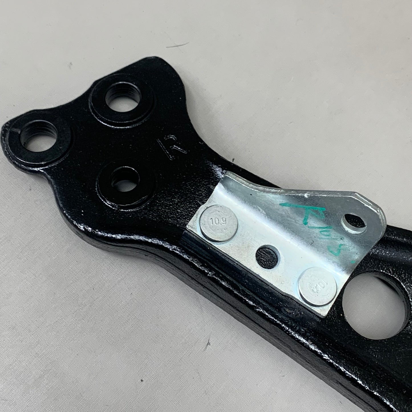 MOOG Front Lower Control Arm Passenger For Lexus & Toyota Models RK640192