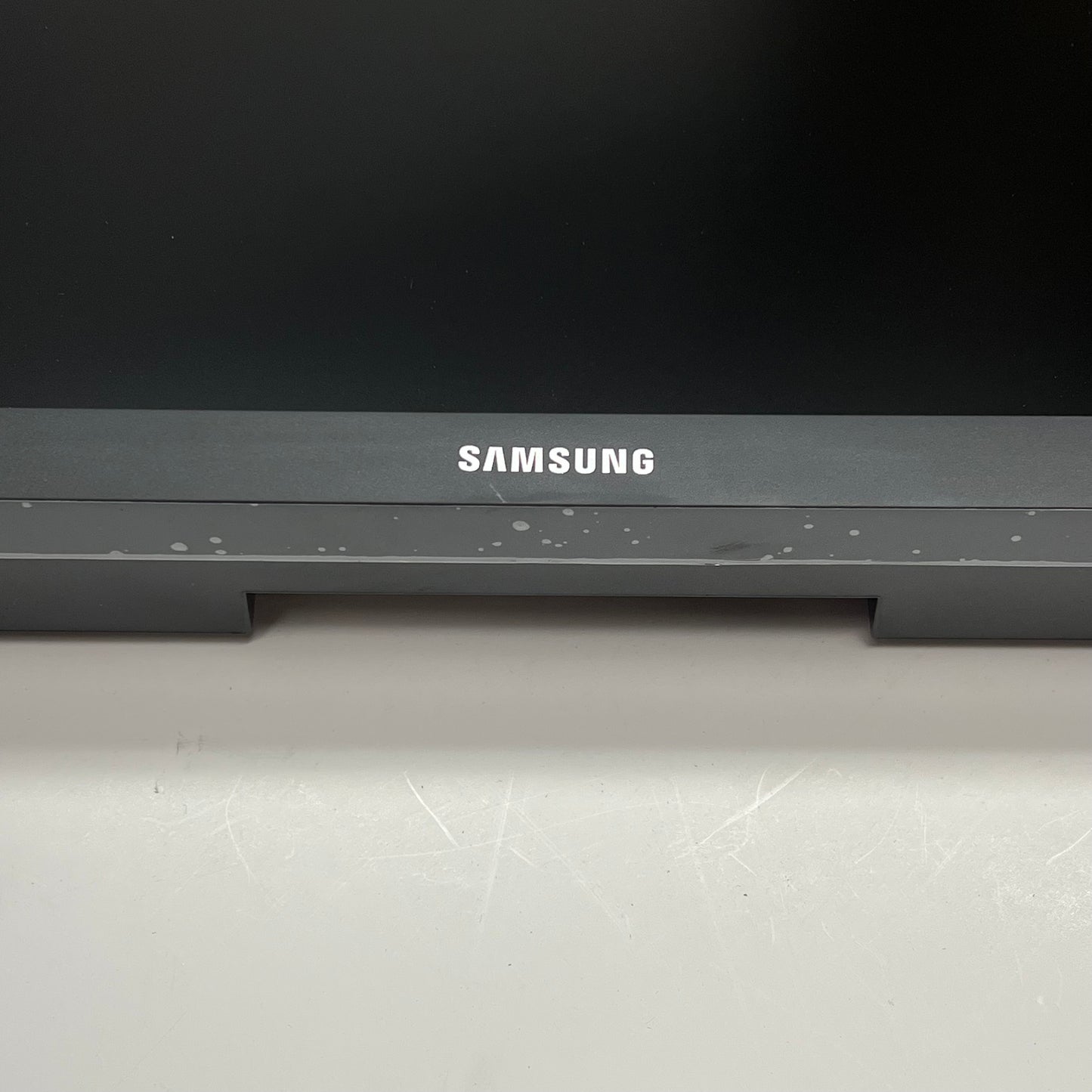 SAMSUNG Led Viewfinity Monitor W/ Amd Freesync 32" 60Hz 4ms Dark Grey U32J590