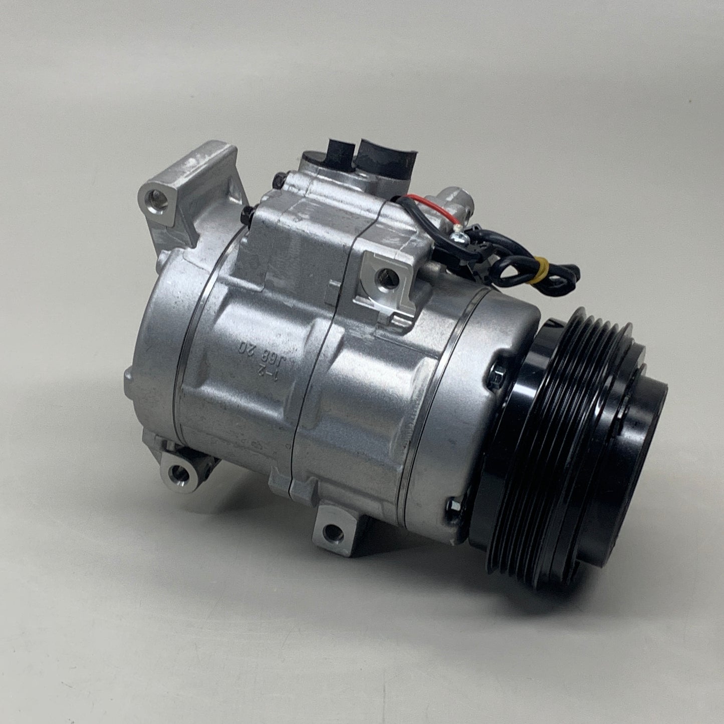 DENSO R-134A A/C Compressor With Clutch 06923 471-6074